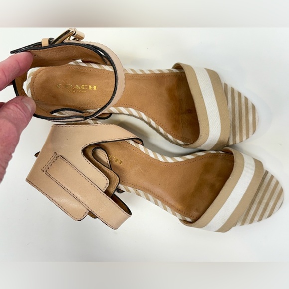 COACH Tan and white stripe HELEN rattan wedge espadrilles size 7. - Picture 9 of 10